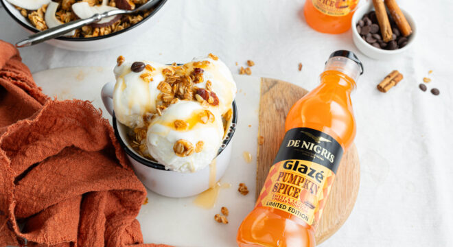 Frozen yogurt with granola and Pumpkin Spice Glazé